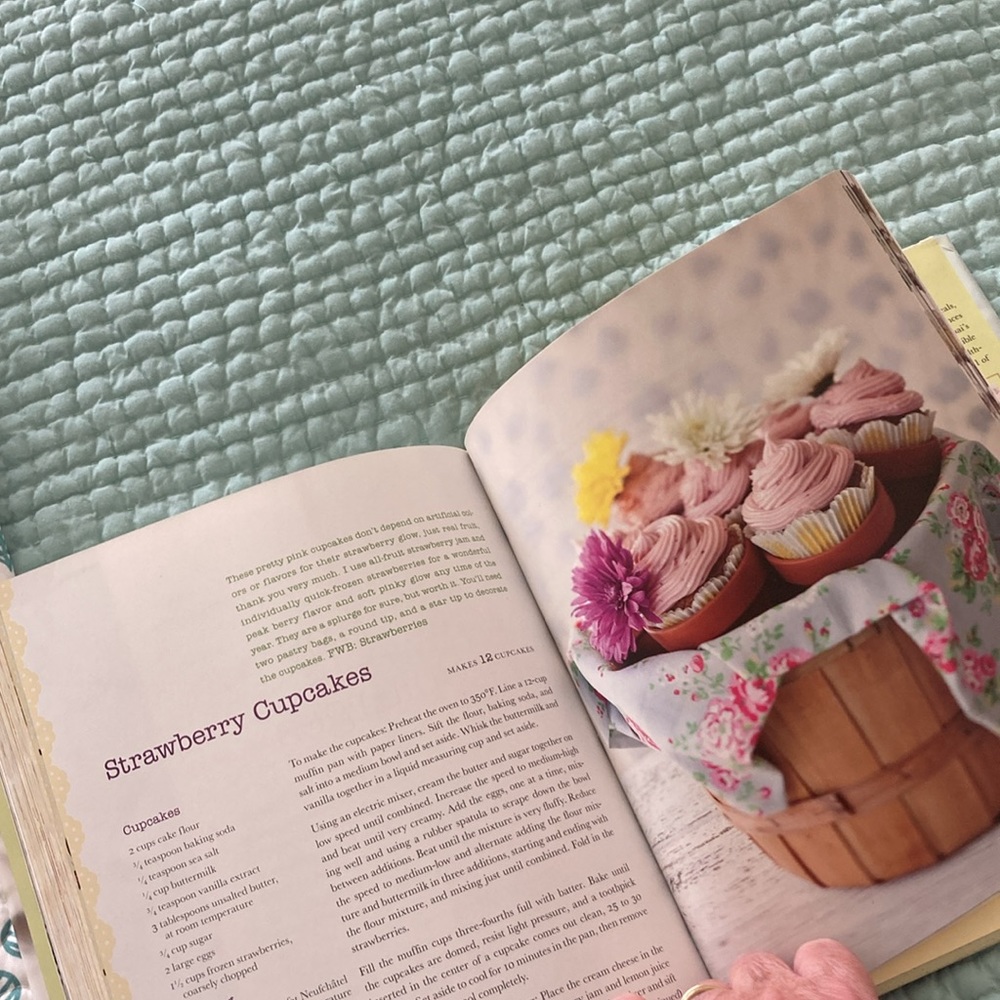 Pretty delicious Recipe Book by Candice Kumal.  I  added 2 pics for you. - Picture 4 of 9
